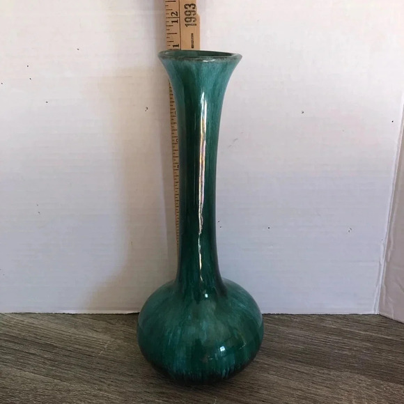 Vtg Blue Mountain Pottery  11” Vase - Picture 6 of 9